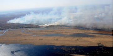 Los incendios en las islas frente a Rosario continúan sin ningún control