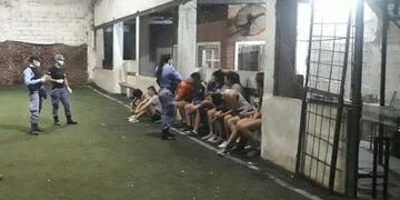 Once mujeres fueron detenidas mientras jugaban un partido en pleno aislamiento\u002E (Web)