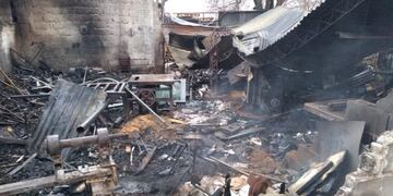 El fuego destruyó carpintería en Alberdi de Río Cuarto, Foto de LV16\u002E