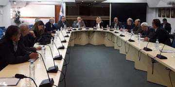 Bertone en reunión con los demás gobernadores