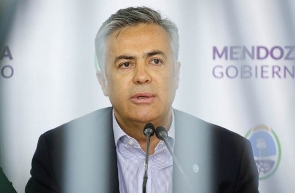 Cornejo se solidarizó con los familiares del ARA San Juan