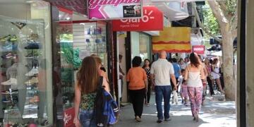 Desde la Cámara de Comercio de San Juan destacaron que los clientes migran a las ferias americanas ante los elevados precios de la mercadería de la nueva temporada.