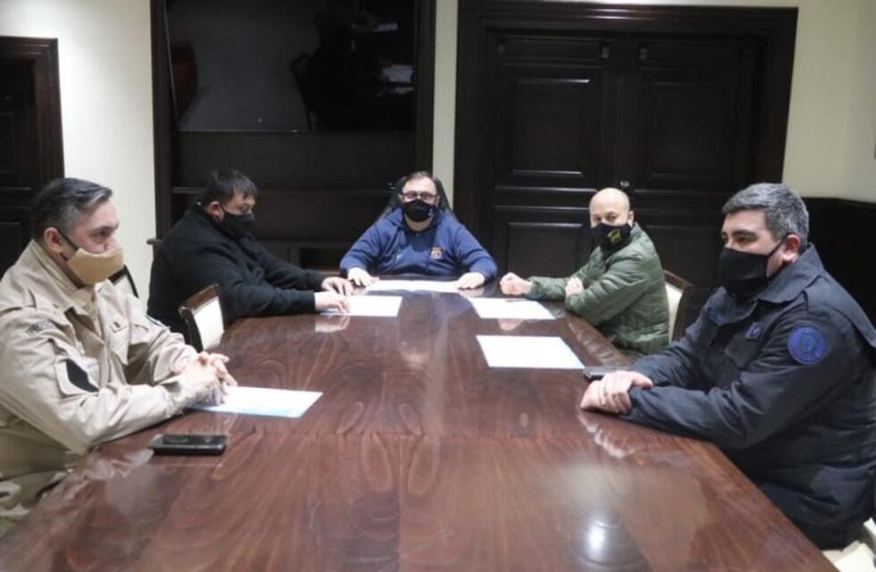 Coronavirus: el intendente Javier Belloni cerró comercios por temor a un nuevo brote