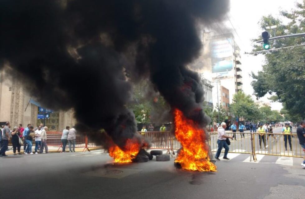 Atento si vas este viernes a Epec: habrá abandono de tareas y movilización