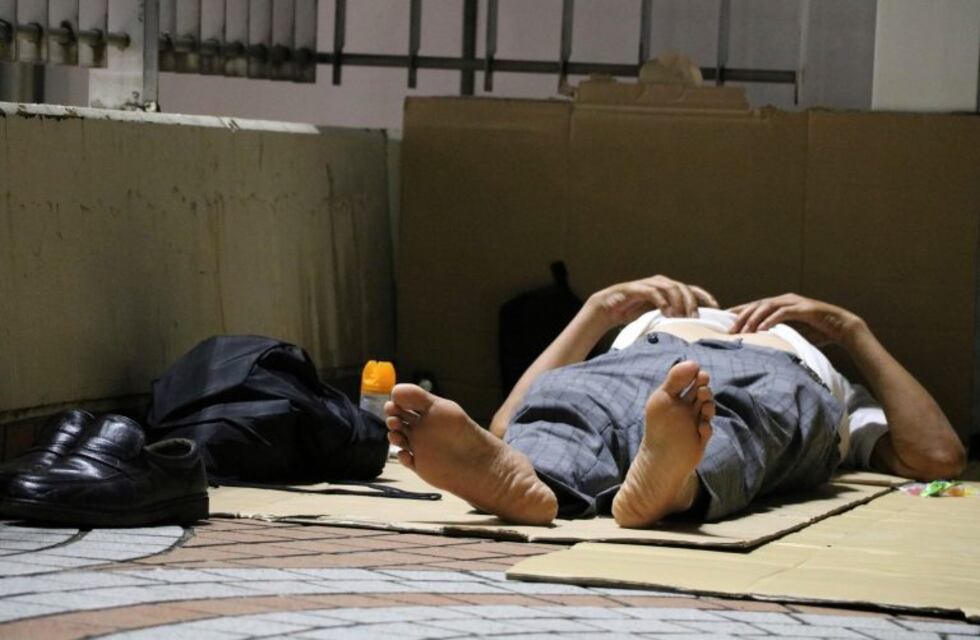 Una mujer denunció a un señor que se hacía pasar por un linyera