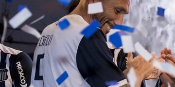 Un crack\u002E Guiñazú está en el corazón de los hinchas de la T\u002E Y en los tatuajes\u002E