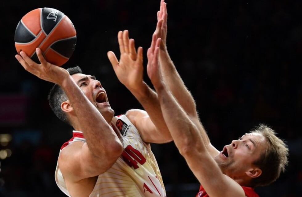 Luis Scola debutó en Olimpia Milano con una derrota por la Euroliga