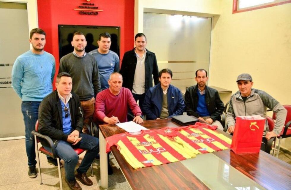 Sarmiento presentó a Adrián Tosetto como su nuevo DT