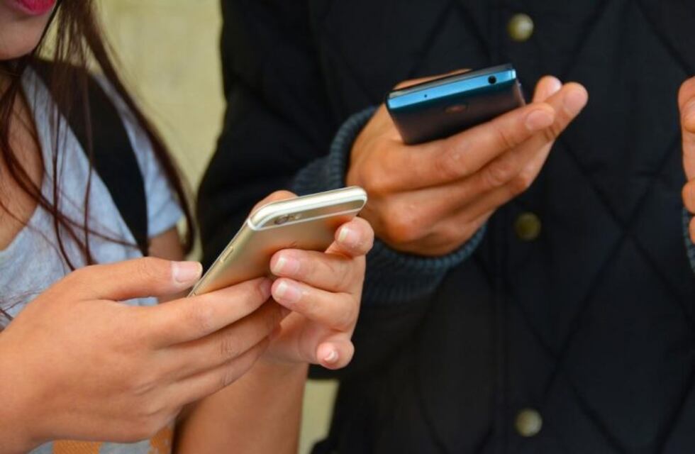 El 87% de los argentinos accede a internet a través de su celular