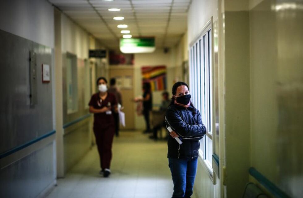El Gobierno porteño aclaró que no aumentaron los casos de coronavirus, pero la curva dejó de bajar y se estabilizó