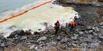 Derrame de petróleo en la Patagonia chilena (Foto: Marcos Henríquez)