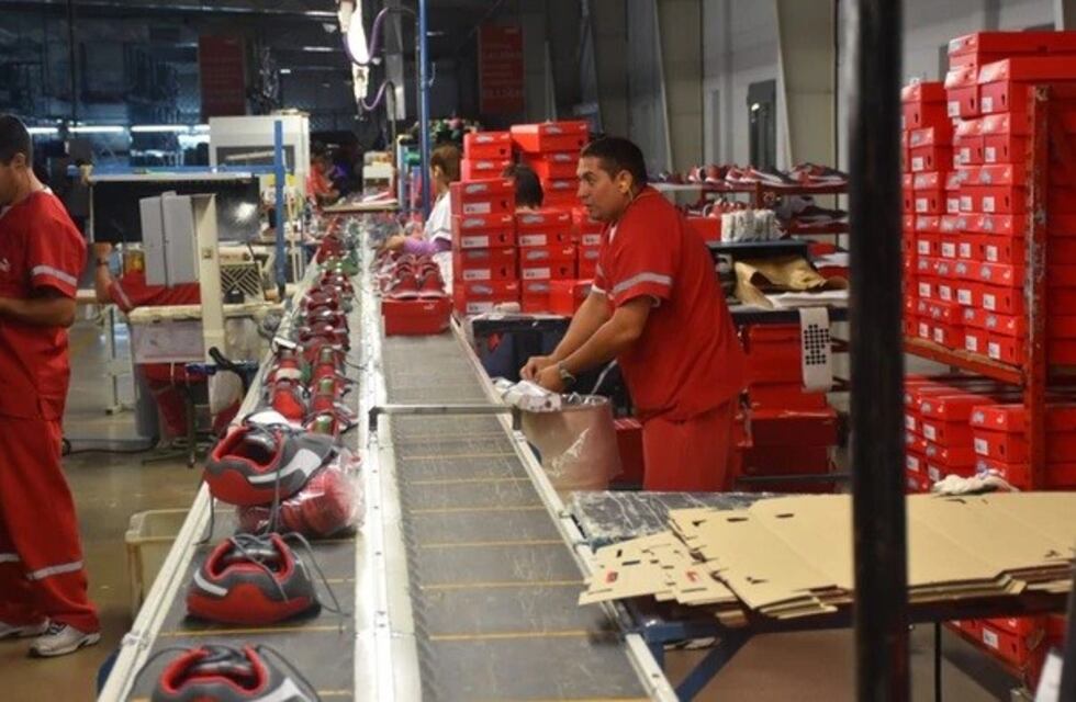 Reactivación económica: más de 600 fábricas de todo el país volverán a producir