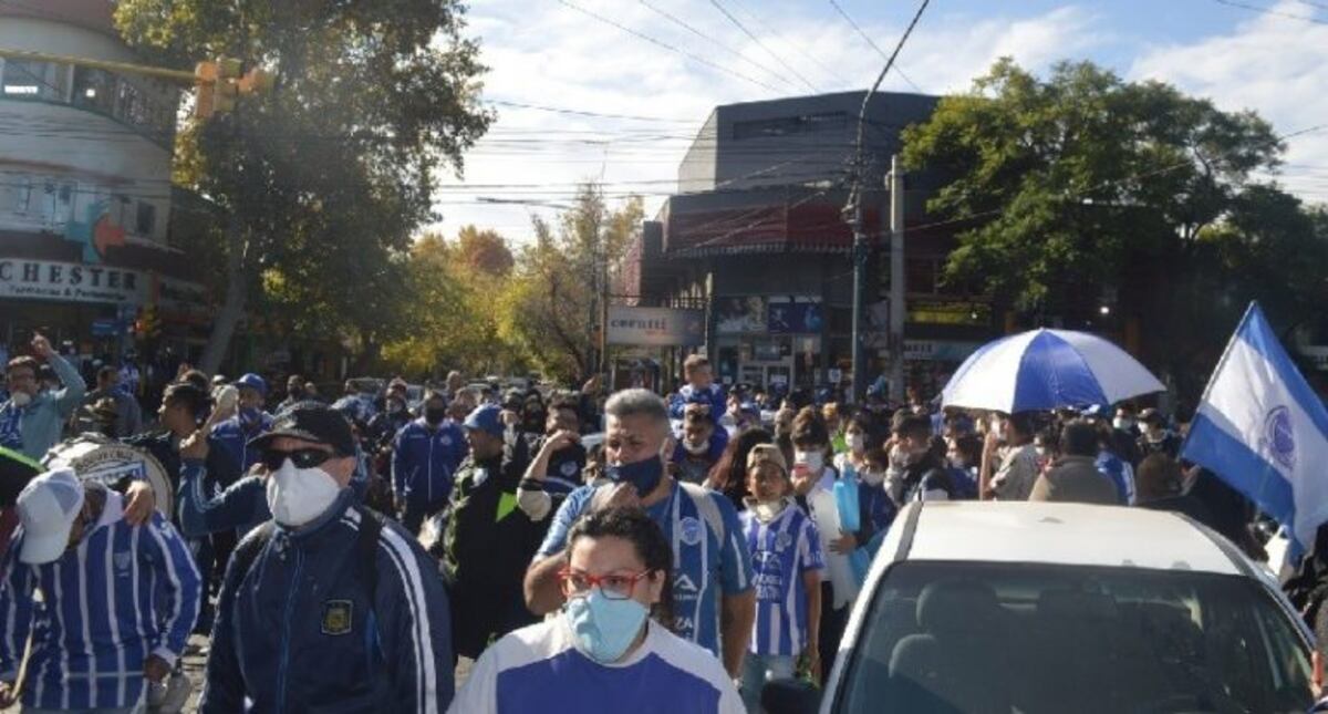 Continúa la polémica por la despedida de los restos del hincha emblemático del club Godoy Cruz, el \