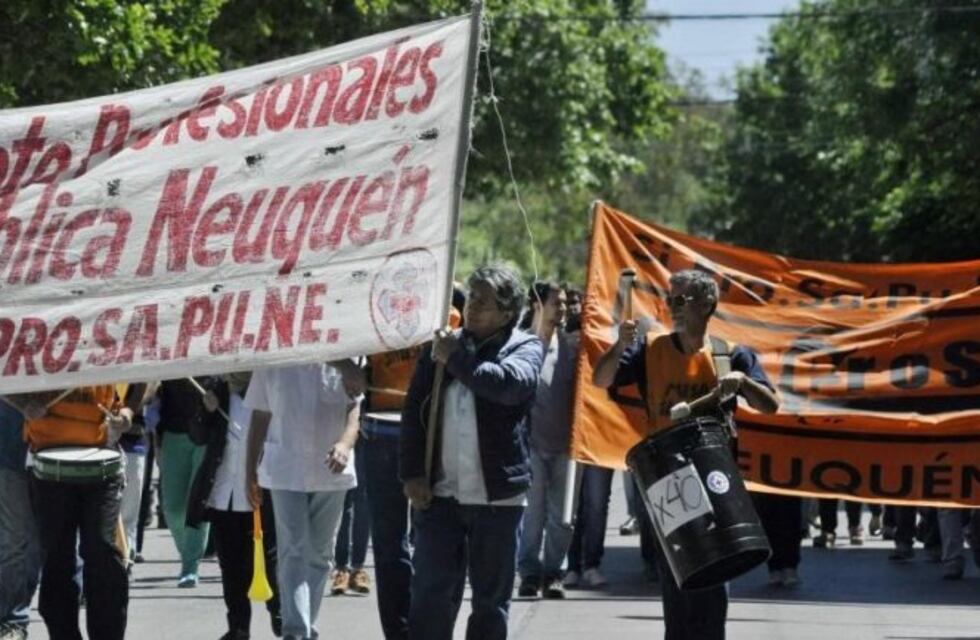 Médicos paran 24 horas para exigir mejores condiciones de trabajo