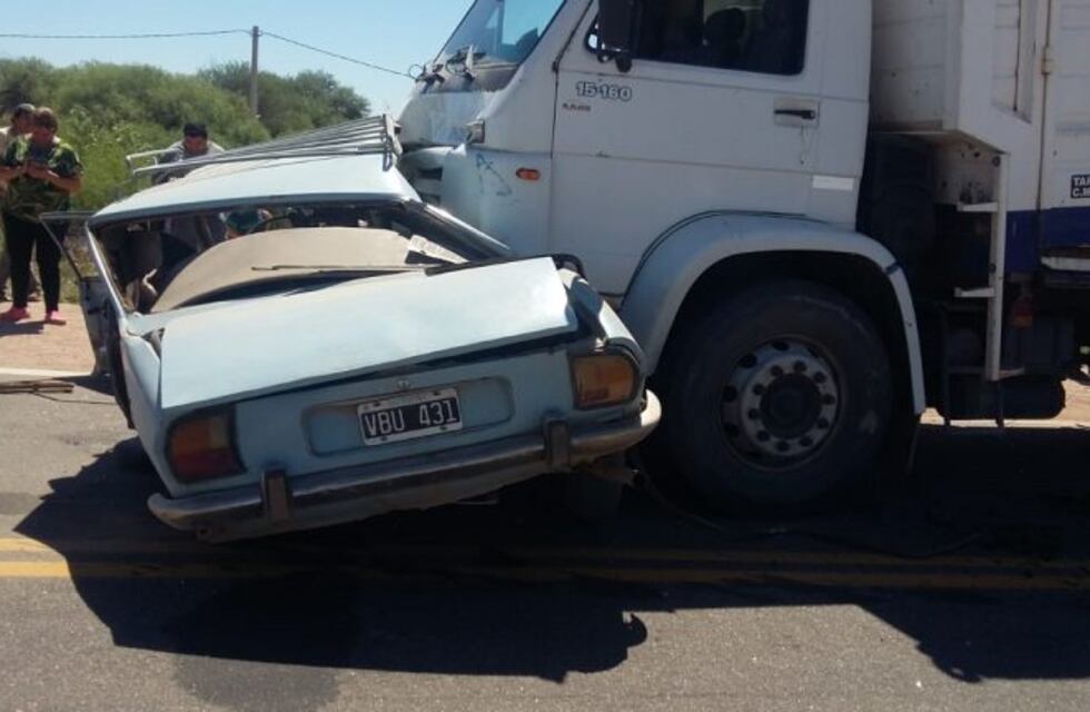 Siniestros viales: Muere conductor tras ser arrollado por un camión