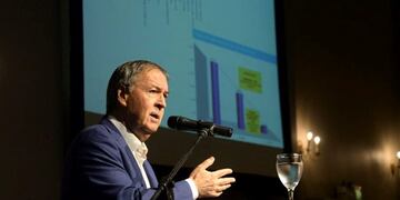 Schiaretti en la Fundación Mediterranea\u002E