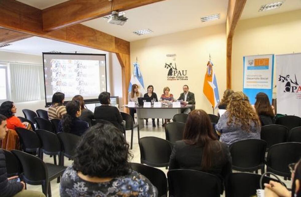 Desarrollo Social brindó capacitación a abogados de Ushuaia en materia de género