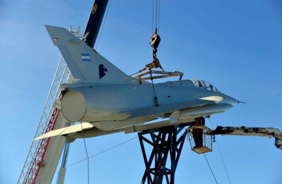 Se instalará un avión que perteneció a la Fuerza Aérea Argentina en el Memorial Malvinas de El Cóndor