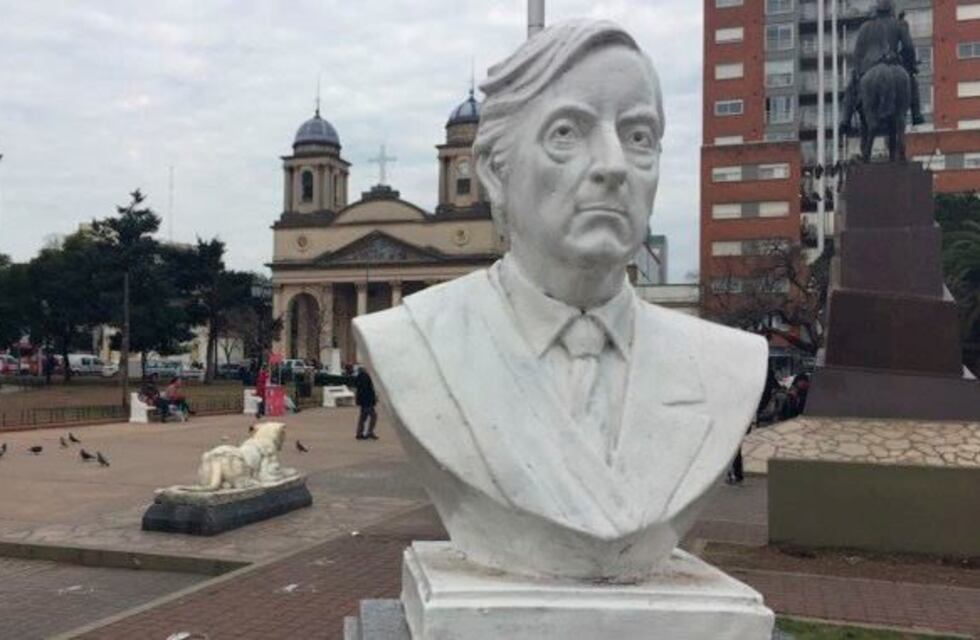 Retirarán el busto de Néstor Kirchner de una plaza de Morón