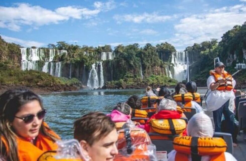 "Catarata" de turistas en Iguazú: más de 800 mil visitantes y 92 por ciento de ocupación hotelera