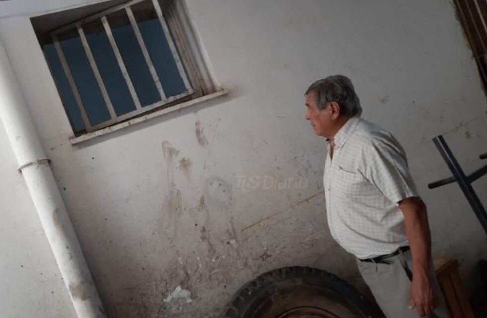 Entraron a una casa por la banderola del baño y se llevaron $230.000