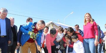 Schiaretti entregó kits de vivienda en Río Cuarto\u002E (Prensa Gobierno)