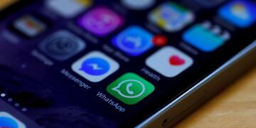 Cómo mandar mensajes con burbujas en WhatsApp