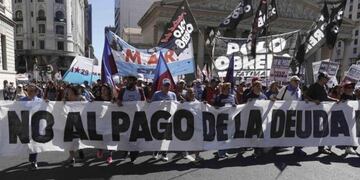 Marchan contra el pago de la Deuda Externa (Foto: Hugo Villalobos/NA)