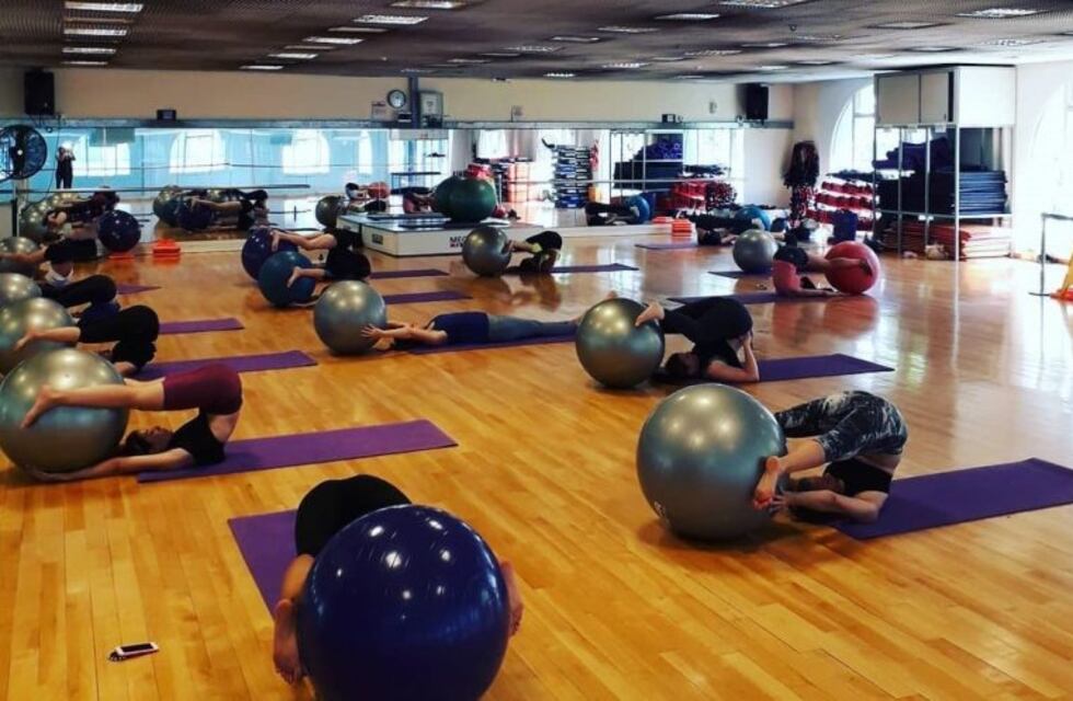 Cierran gimnasios en Rosario y habilitan delivery para bares y restaurantes