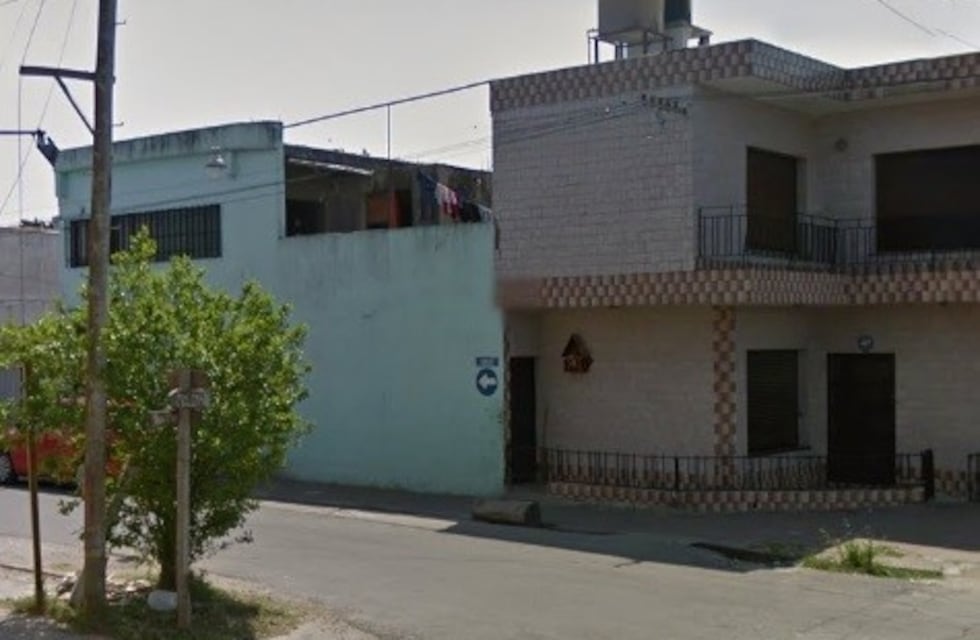 Lluvia de balas: dispararon contra el frente de una casa y dos vehículos