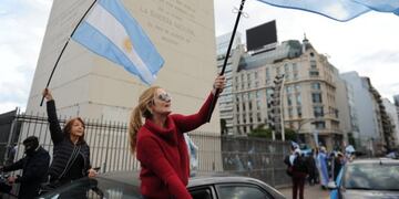 Protestas en el Obelisco en contra de la expropiación de vIcentín (Foto: Clarín)
