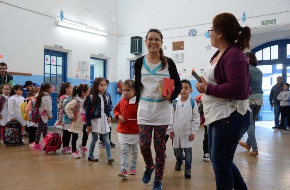 A partir de febrero el básico de los docentes de Chubut será de $12.500