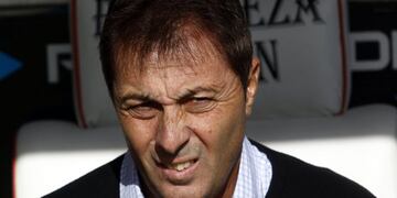 DYN705, BUENOS AIRES 10/05/2014, HURACAN VS. BANFIELD. FOTO:DYN/ALBERTO RAGGIO. buenos aires frank kudelka campeonato torneo nacionalb nacional b futbol futbolistas partido huracan banfield