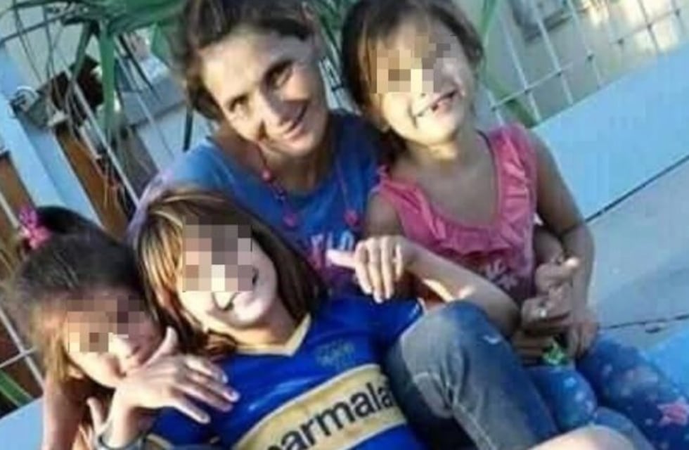 Procesan a una mujer por tener relaciones adelante de sus hijas