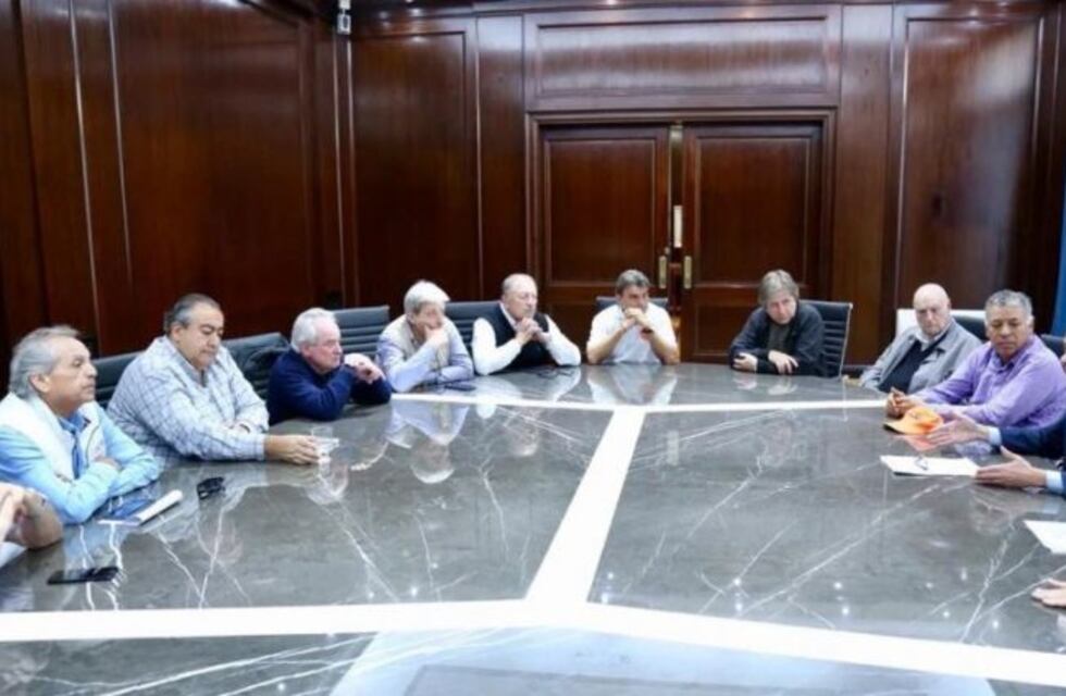 Tras el paro, el Gobierno recibió a los gremios
