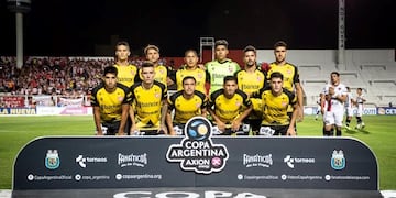 Instituto versión Copa Argentina, con colores distintos\u002E El equipo también se ve diferente al del 2019\u002E
