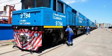 Llegaron 20 nuevas locomotoras chinas para la renovación del Belgrano Cargas\u002E (Foto: Twitter)