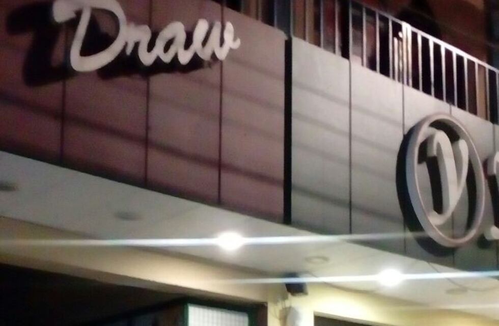 El joven golpeado en un pub céntrico se encuentra en estado crítico