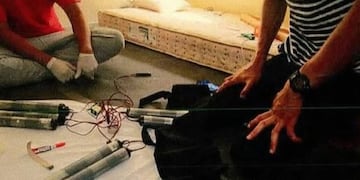 Cilindros cargados de explosivos\u002E