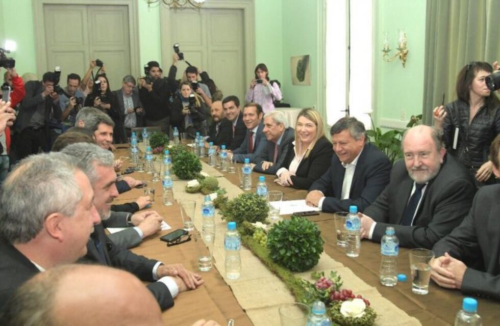 Comenzó la reunión de gobernadores por el reclamo bonaerense en torno al Fondo del Conurbano