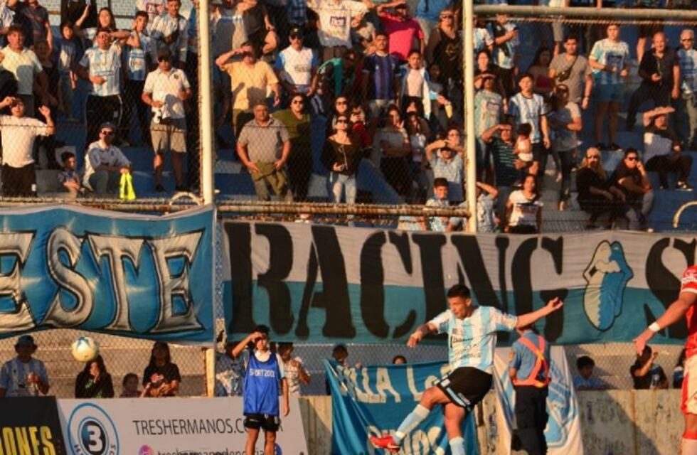 Racing quiere volver a ser el equipo de Mostaza frente al puntero Estudiantes