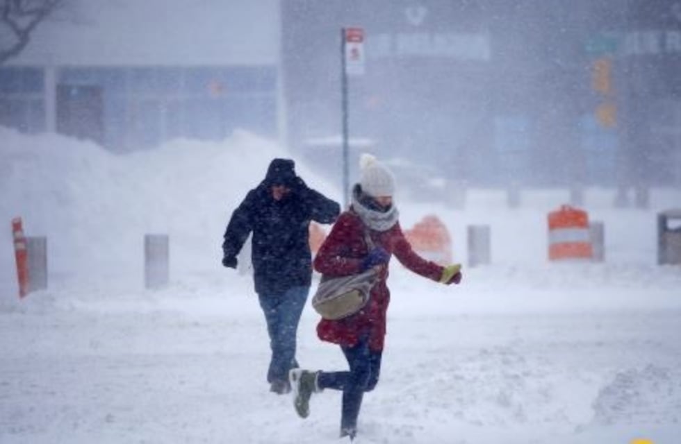 La peor tormenta en lo que va del invierno castiga con grandes nevadas a Nueva York