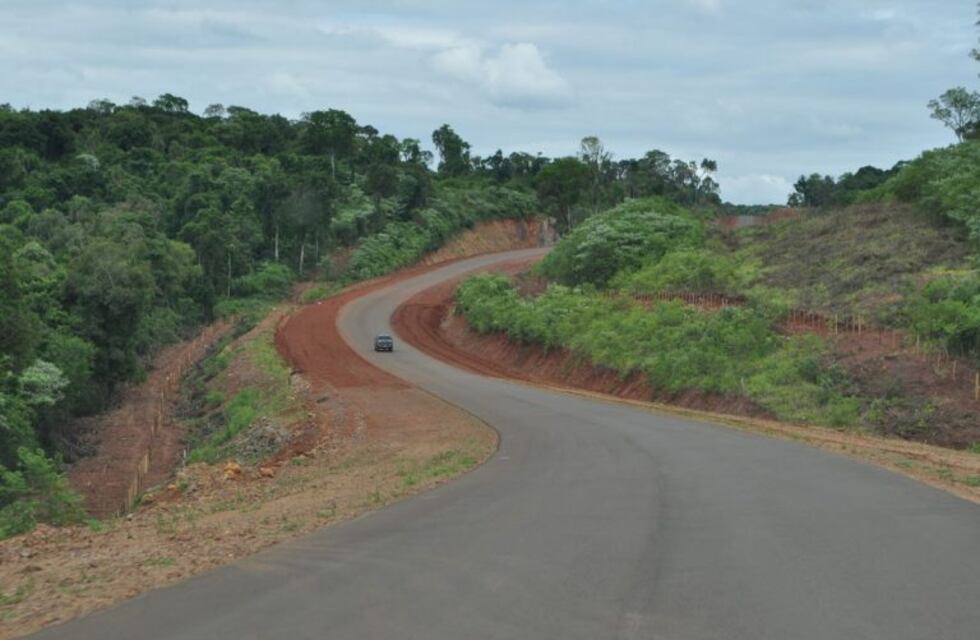 Trabajan en el mantenimiento de la ruta que conduce al Paso Rosales