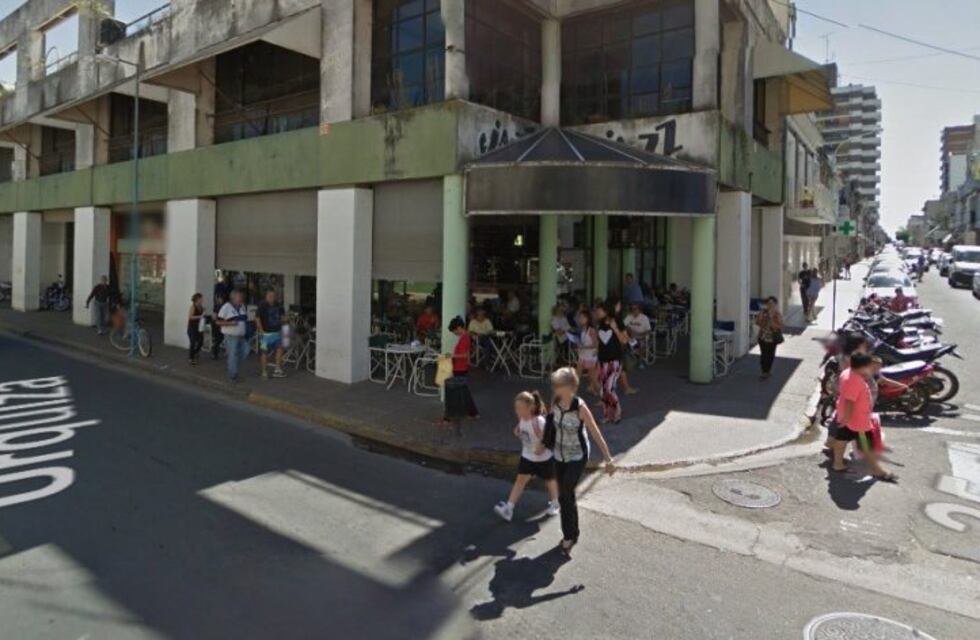 Falsa amenaza de bomba sorprendió a clientes y empleados de un bar céntrico