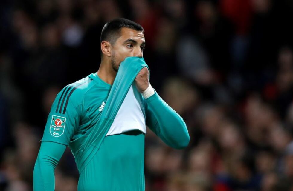 El blooper de Sergio Romero en su vuelta al arco del Manchester United