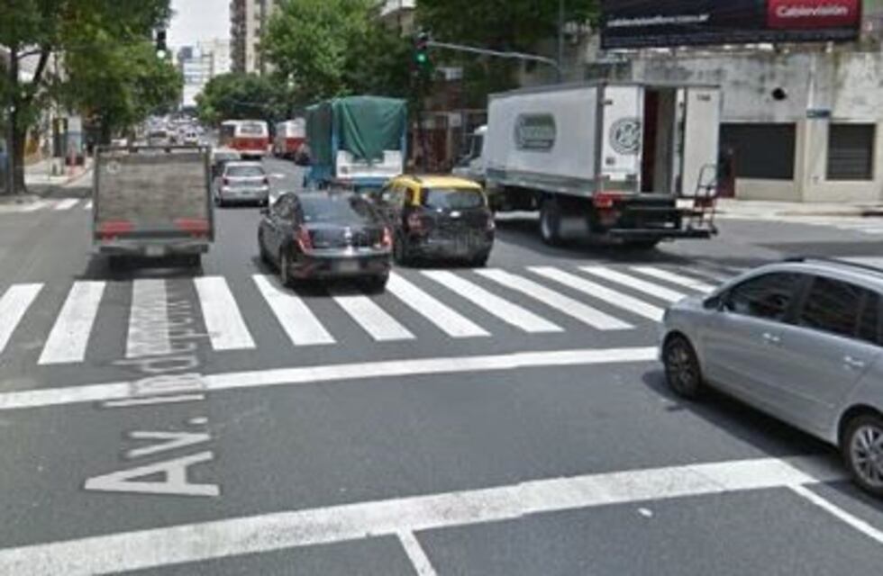 Cinco personas resultaron heridas al chocar dos vehículos en Balvanera
