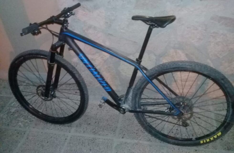 Un joven compró una bicicleta, se dio con que era robada y la entregó a la Policía