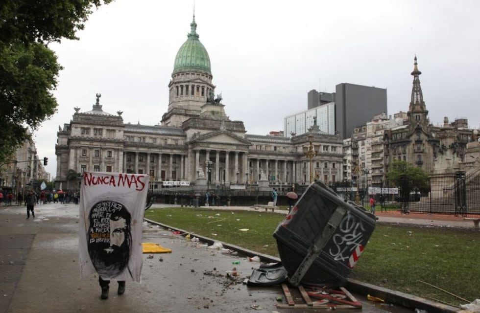 Se anotaron listas de dos frentes y dos partidos: falta Cambiemos