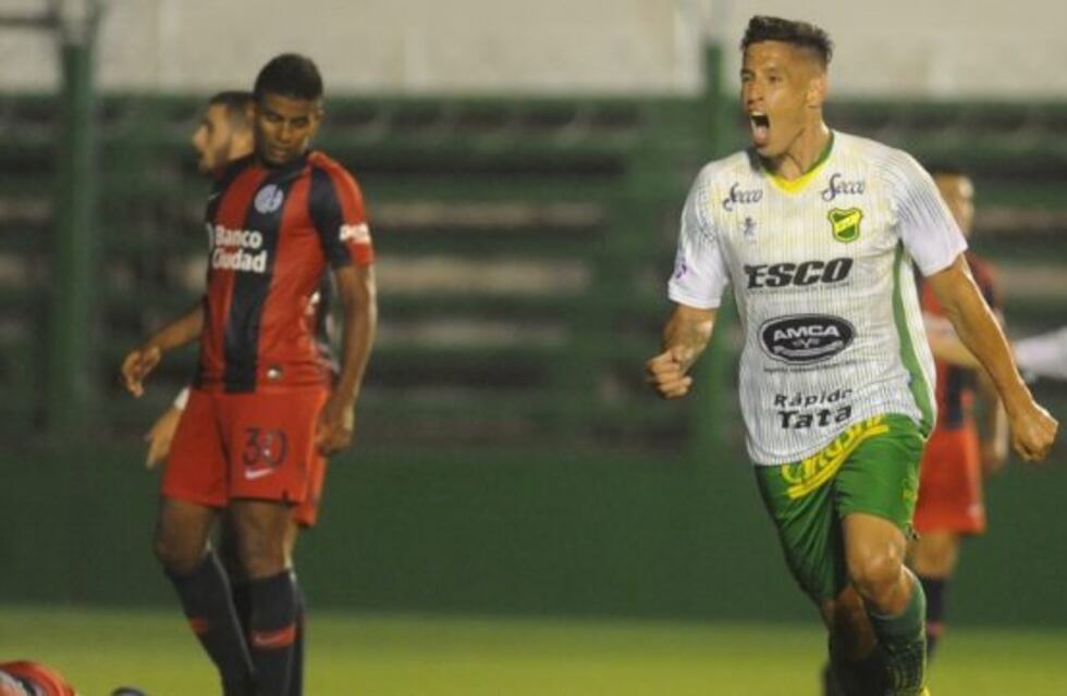 Defensa y Justicia le ganó a San Lorenzo en tiempo de descuento y es líder de la Superliga