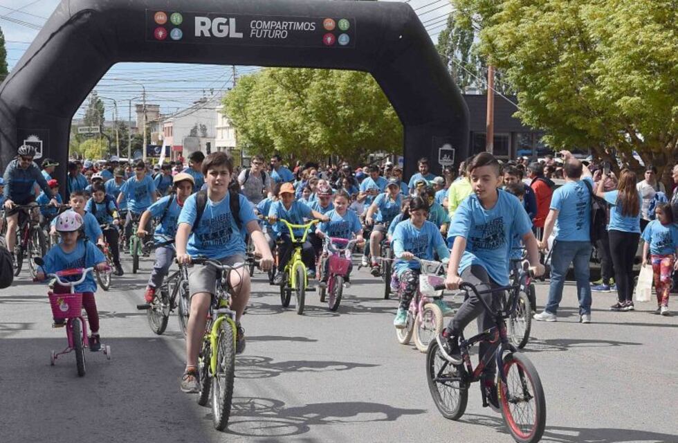 Organizan XII caminata y bicicleteada solidaria